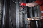 Cuerda anticaída Milwaukee 4932471352 en trabajo en altura